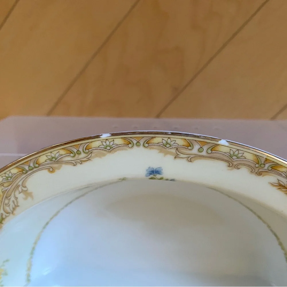 Noritake Elegant Floral Divided Bowl with Gold Accents